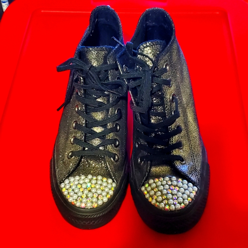 Converse Metallic Wedges
